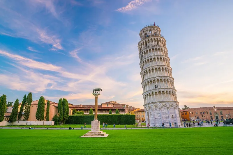 Tháp nghiêng Pisa – Biểu tượng kiến trúc nổi tiếng của nước Ý
